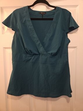 Daisy Fuentes Teal V-Neck Flutter Sleeve Blouse